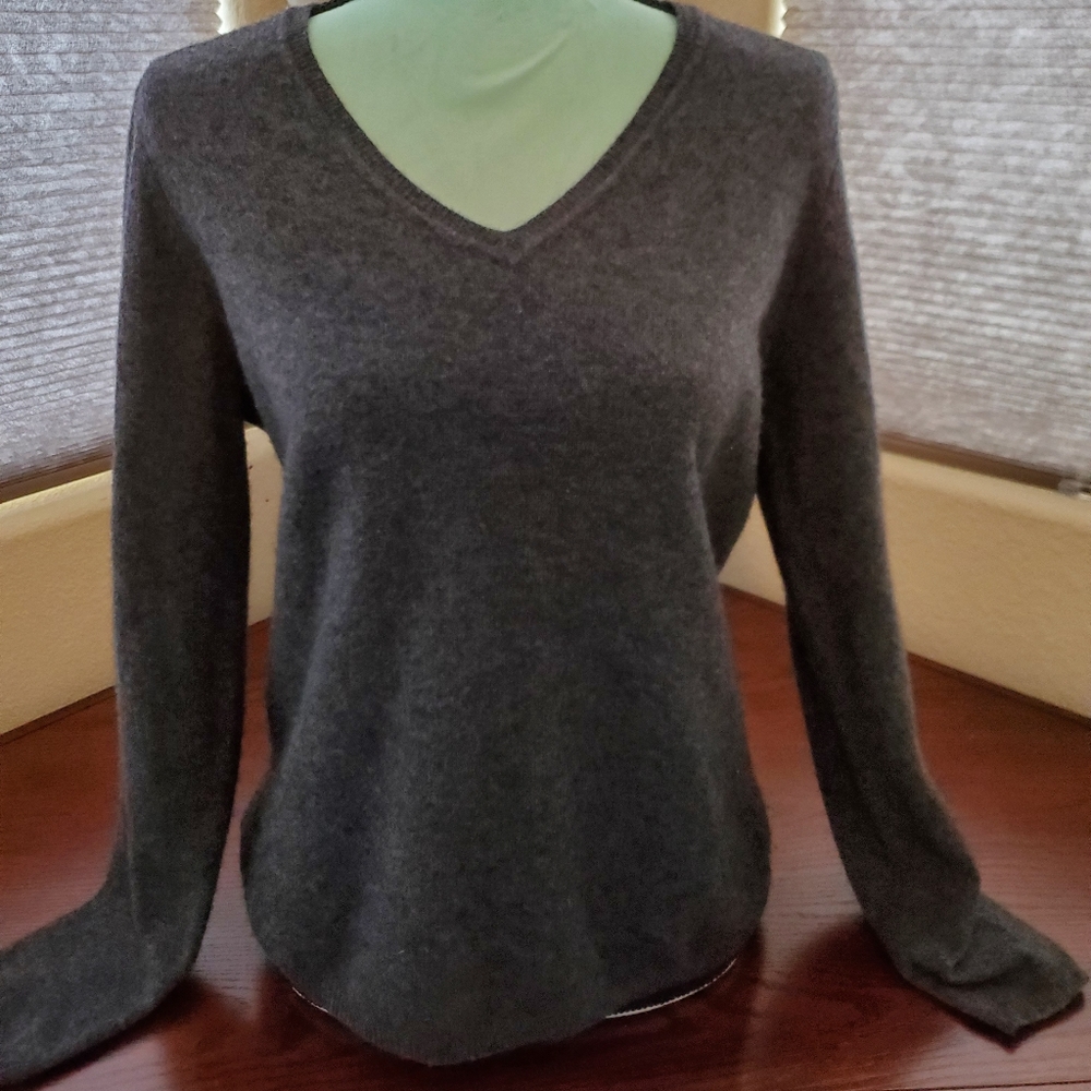 CHARTER CLUB so soft gray cashmere sweater